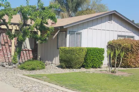 1016 E Feemster Ave, Visalia, CA 93292 photo 4