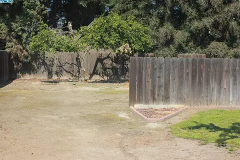1016 E Feemster Ave, Visalia, CA 93292 photo 22