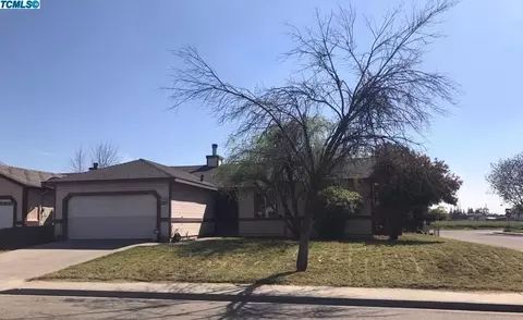 1827 E Pershing Ave, Visalia, CA 93292 photo 1