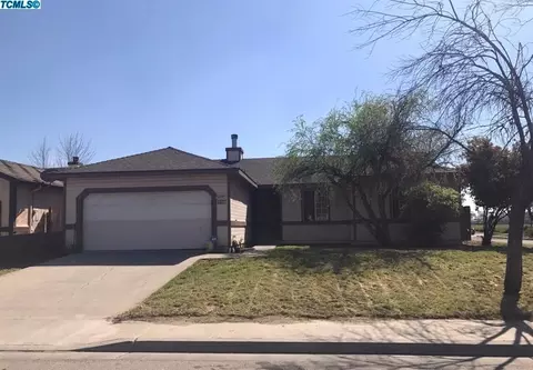 1827 E Pershing Ave, Visalia, CA 93292 photo 2
