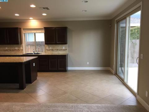 3724 E Laura Ave, Visalia, CA 93292 photo 2