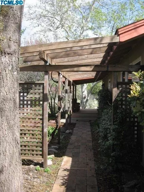 40716 Cherokee Oaks Dr, Three Rivers, CA 93271 photo 2