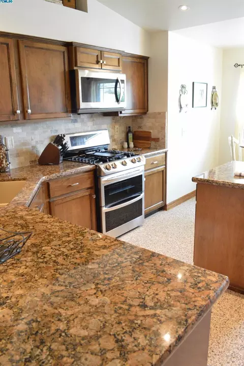 1452 Maple Ct, Lemoore, CA 93245 photo 10