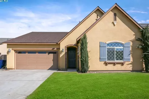 606 Siena Way, Lemoore, CA 93245 photo 2