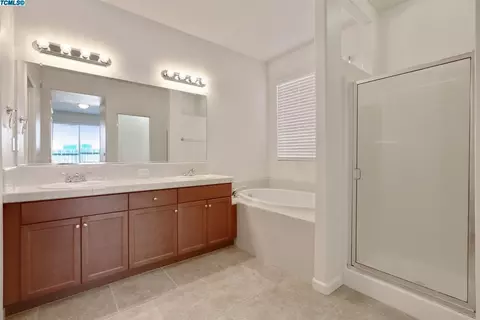 606 Siena Way, Lemoore, CA 93245 photo 8