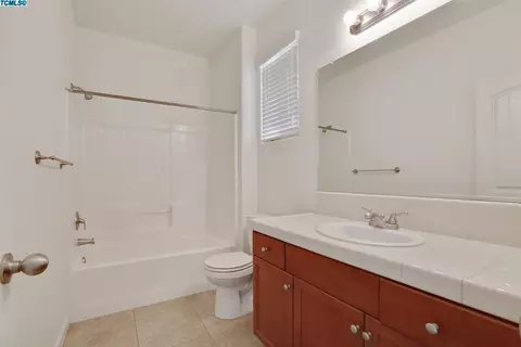 606 Siena Way, Lemoore, CA 93245 photo 11