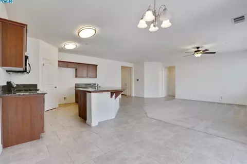 606 Siena Way, Lemoore, CA 93245 photo 6