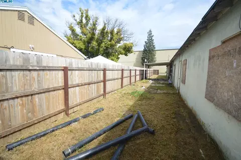 307 S Crespi Ave, Exeter, CA 93221 photo 3