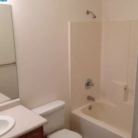 1740 E Copper Ct, Visalia, CA 93292 photo 11