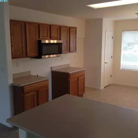 1740 E Copper Ct, Visalia, CA 93292 photo 7
