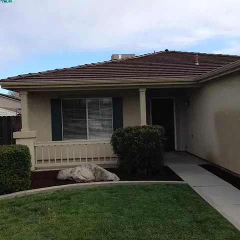 1740 E Copper Ct, Visalia, CA 93292 photo 2
