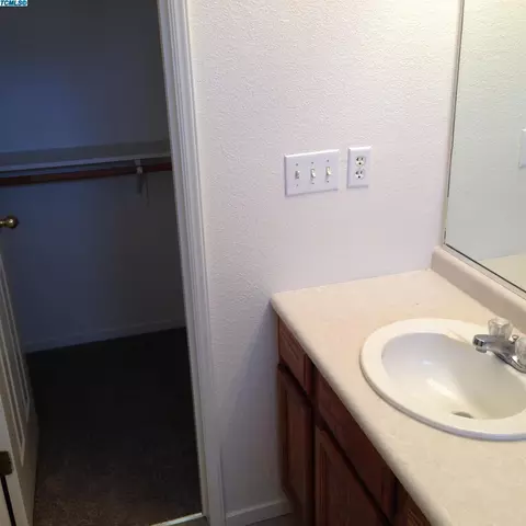 1740 E Copper Ct, Visalia, CA 93292 photo 12
