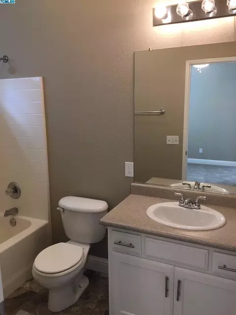 2233 E La Vida Ave, Visalia, CA 93292 photo 29