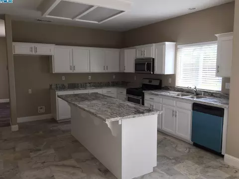 2233 E La Vida Ave, Visalia, CA 93292 photo 9