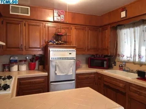 19524 Richardson Rd, Strathmore, CA 93267 photo 2