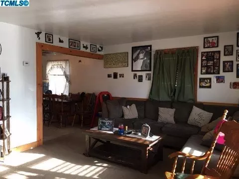 19524 Richardson Rd, Strathmore, CA 93267 photo 4