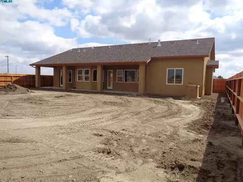 636 E Adobe Dr, Hanford, CA 93230 photo 14