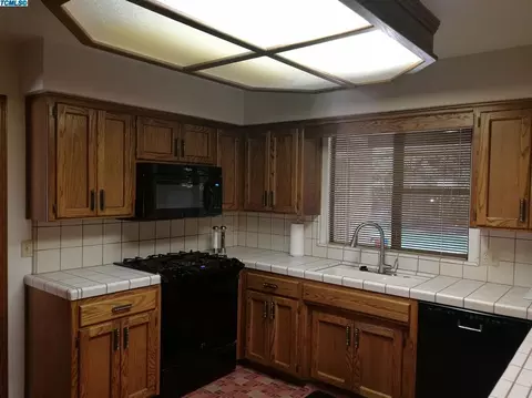 3112 E Birch Ave, Visalia, CA 93292 photo 8