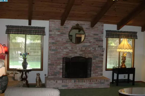 3112 E Birch Ave, Visalia, CA 93292 photo 7