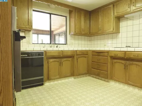 1937 E Paradise Ave, Visalia, CA 93292 photo 7