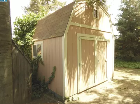 1937 E Paradise Ave, Visalia, CA 93292 photo 34