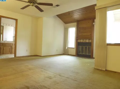 1937 E Paradise Ave, Visalia, CA 93292 photo 21