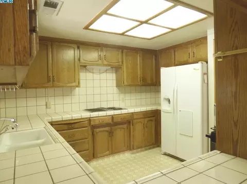 1937 E Paradise Ave, Visalia, CA 93292 photo 8