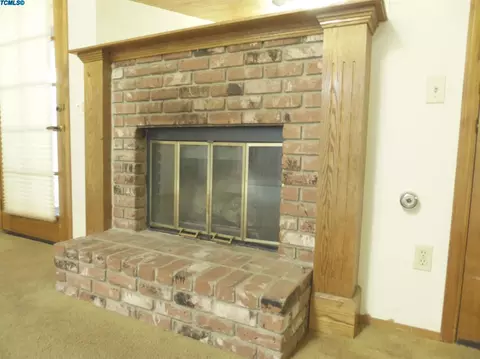 1937 E Paradise Ave, Visalia, CA 93292 photo 5