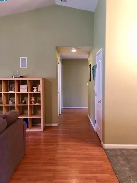 2338 E Beech Ct, Visalia, CA 93292 photo 7