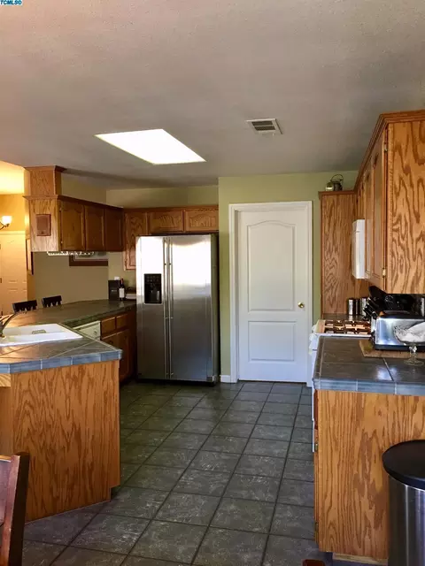 2338 E Beech Ct, Visalia, CA 93292 photo 11