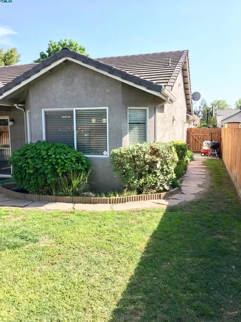2338 E Beech Ct, Visalia, CA 93292 photo 37