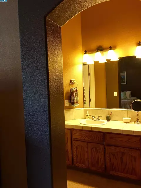 2338 E Beech Ct, Visalia, CA 93292 photo 19
