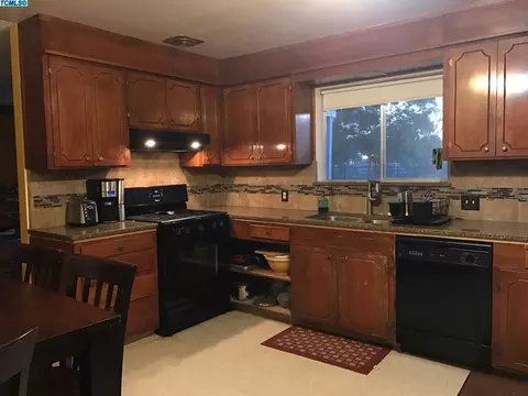 5749 Road 234, Ducor, CA 93218 photo 2