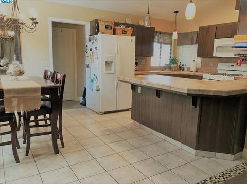 1215 E Fairview Ave, Tulare, CA 93274 photo 12