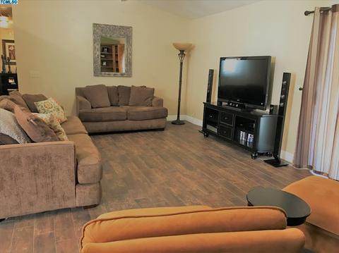 1215 E Fairview Ave, Tulare, CA 93274 photo 8