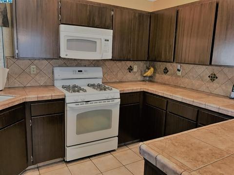 1215 E Fairview Ave, Tulare, CA 93274 photo 14