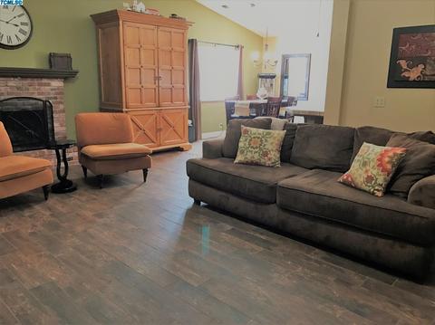 1215 E Fairview Ave, Tulare, CA 93274 photo 5