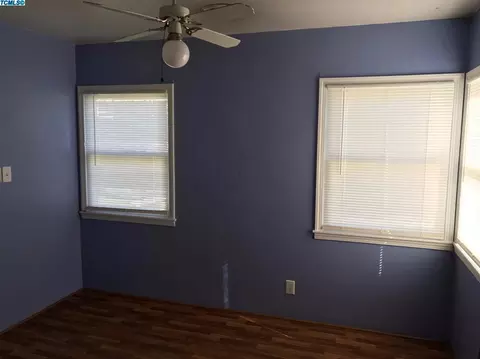 868 E Academy Ave, Tulare, CA 93274 photo 9