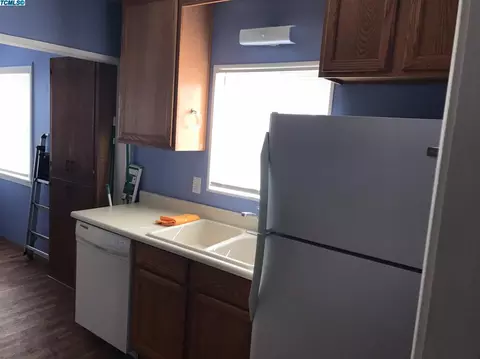 868 E Academy Ave, Tulare, CA 93274 photo 8