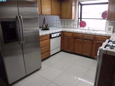 3227 Renn Ave, Clovis, CA 93611 photo 4