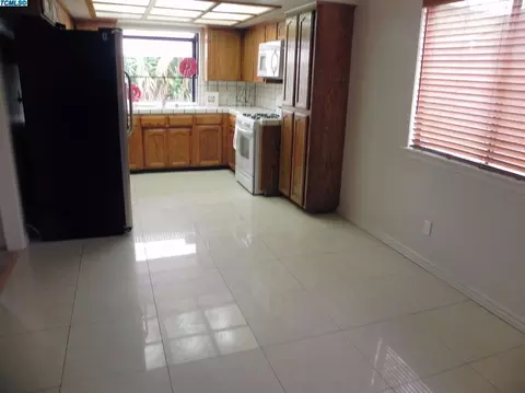 3227 Renn Ave, Clovis, CA 93611 photo 5