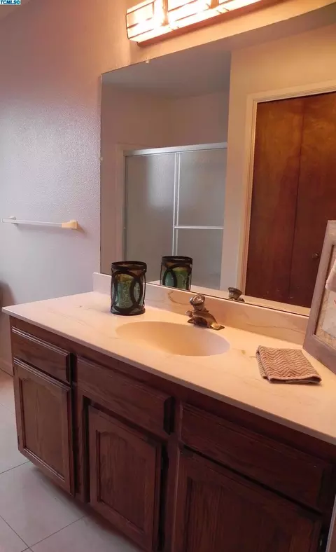 3227 Renn Ave, Clovis, CA 93611 photo 9