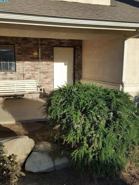 3227 Renn Ave, Clovis, CA 93611 photo 2