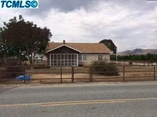 855 E Citrus St, Lindsay, CA 93247 photo 3
