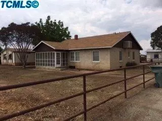 855 E Citrus St, Lindsay, CA 93247 photo 5