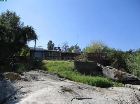 42883 Sierra Dr, Three Rivers, CA 93271 photo 3