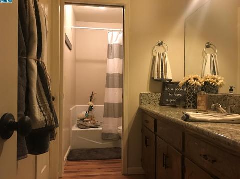 1110 E Rose Ct, Visalia, CA 93292 photo 14