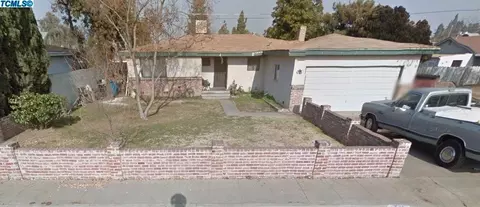 1348 E La Mesa Dr, Tulare, CA 93274 photo 1