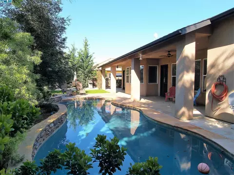 766 Davis Ave, Exeter, CA 93221 photo 4