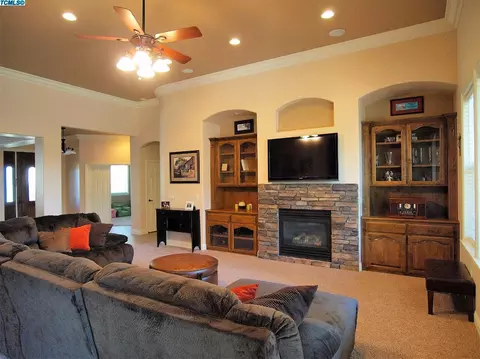 766 Davis Ave, Exeter, CA 93221 photo 9